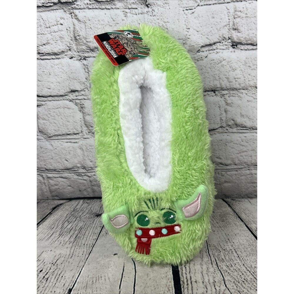 Star Wars The Mandalorian Grogu Holiday Womens Fuzzy Babba Slippers Size 7-9.5